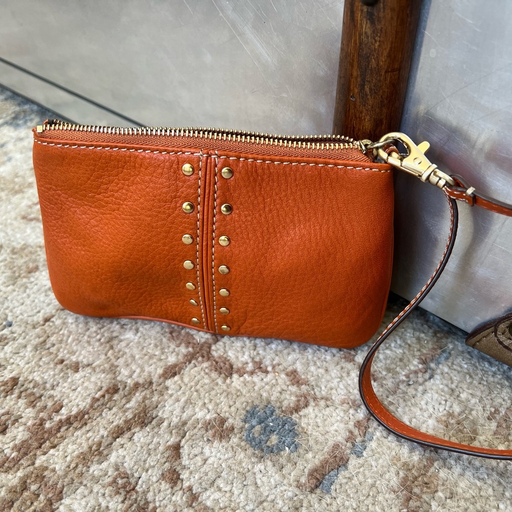 Brand new Michael Kors orange pouch🍊